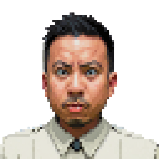 Headshot of Alex